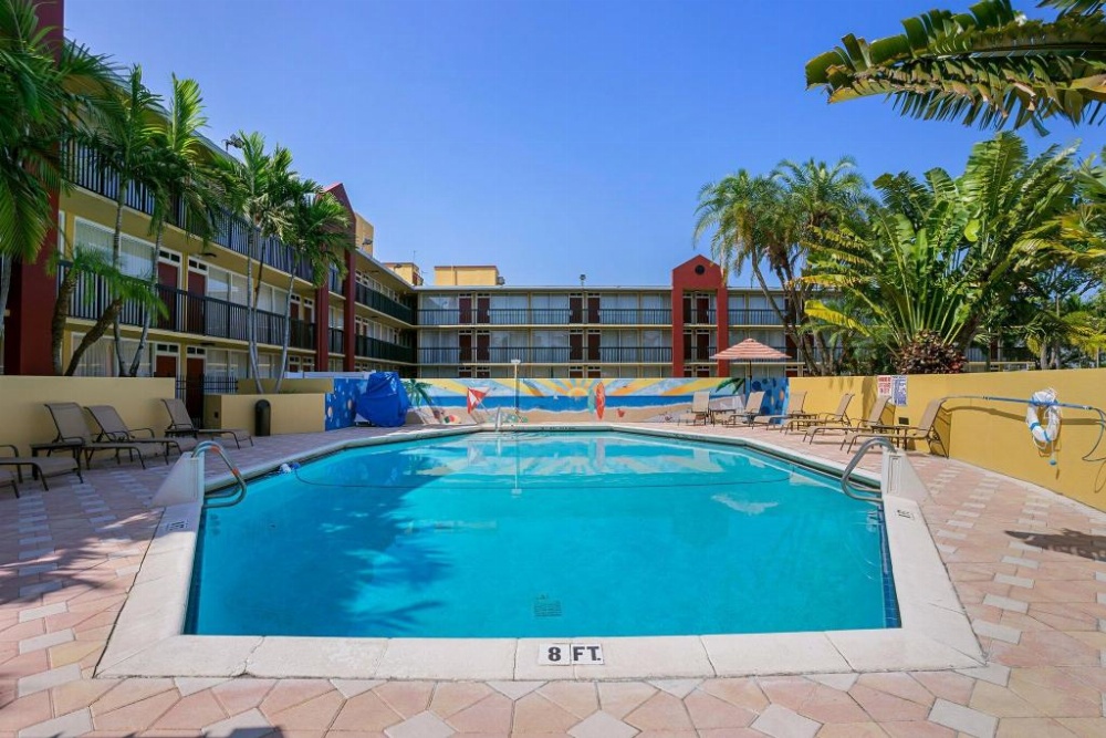 The Link Hotel on Sunrise